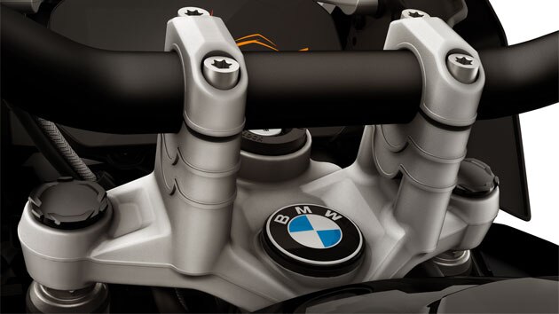 Vemos la R 1250 GS con elevadores de manillar.